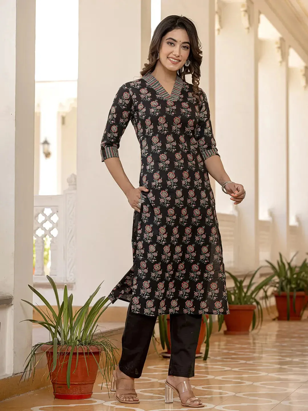Floral Print Dori_Embroidery Straight Kurta Trouser Set